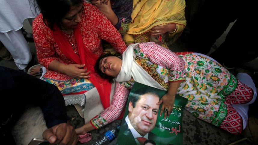 pak pm oust.jpg