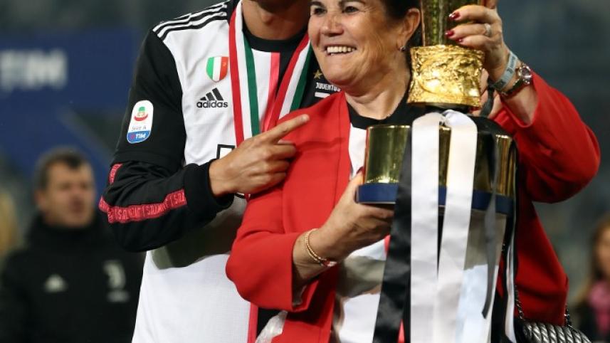 Ronaldo with mum.jpg