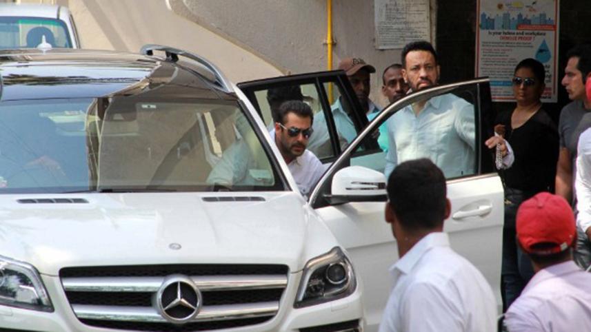 salman-jail-wb.jpg