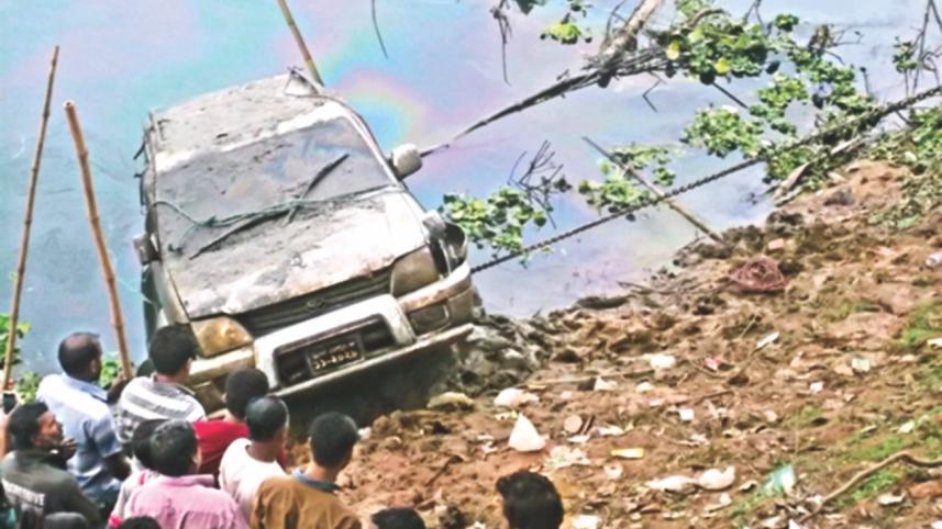suv on water.jpg