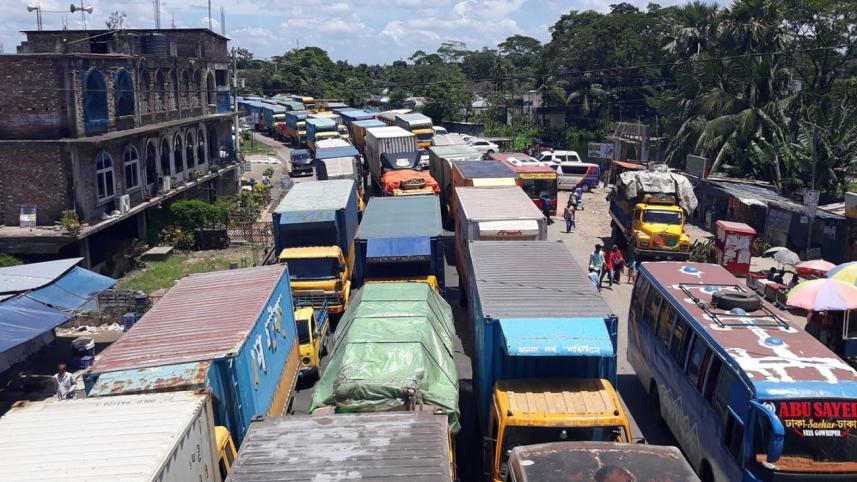 tailback dhk-ctg highway.jpg