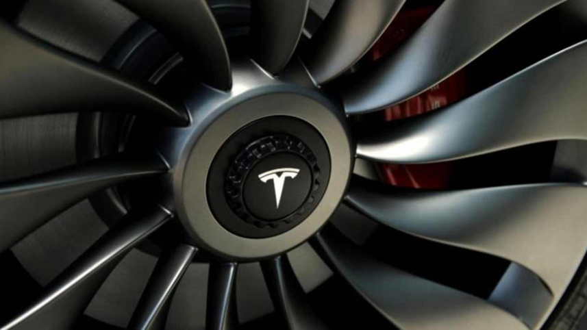 Tesla-1WB.jpg