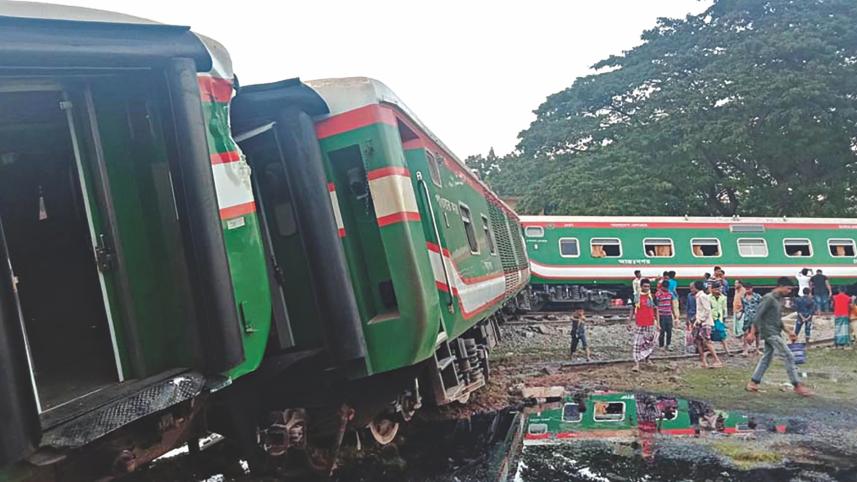 train derail.jpg