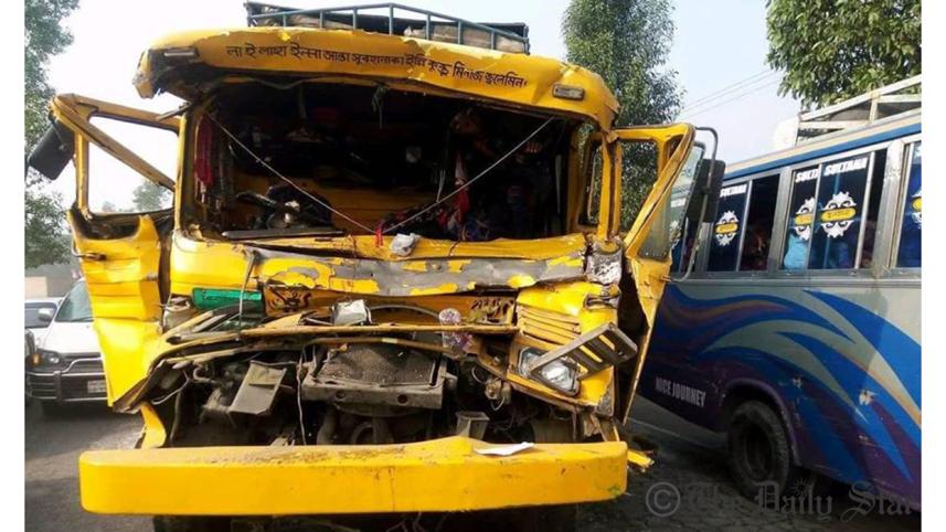 truck road crash