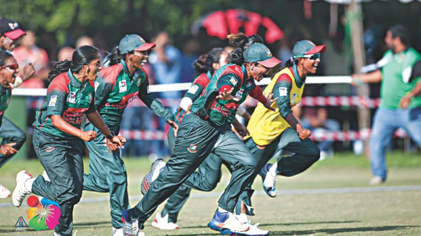 womens cricket.jpg