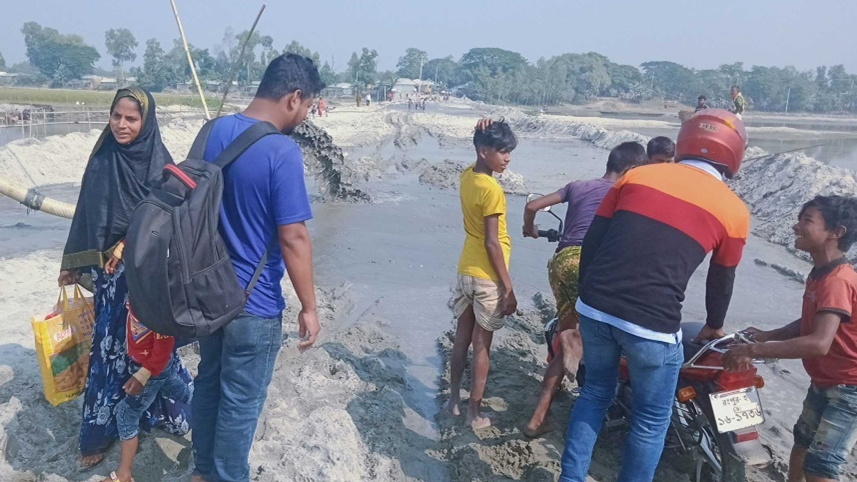 nilphamari-lalmonirhat-road.jpg