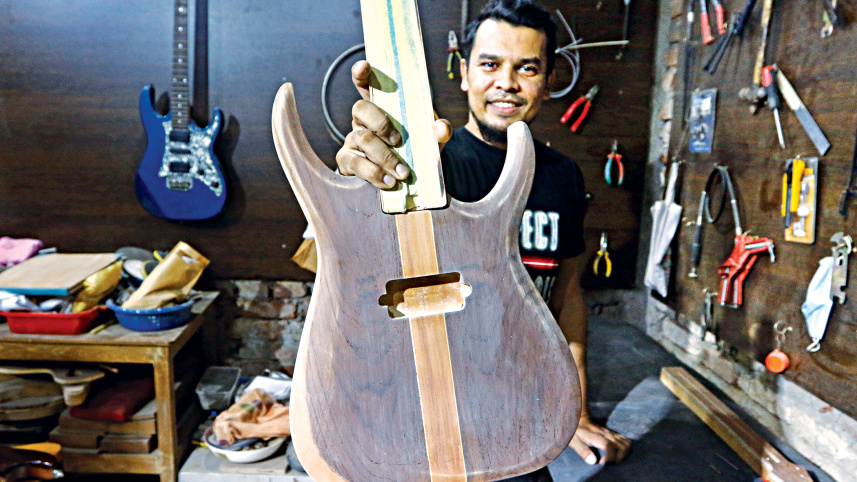 guiter3.jpg
