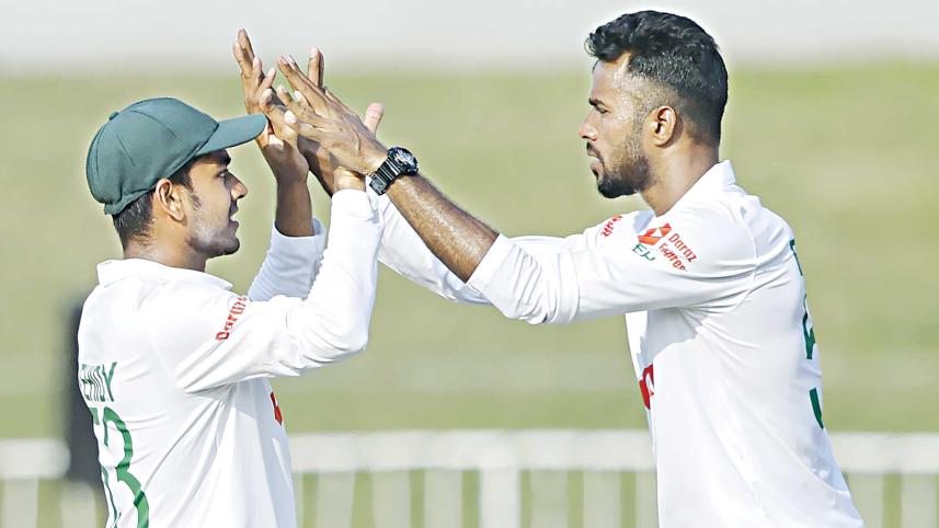 right-arm-pacer-ebadot-hossain.jpg