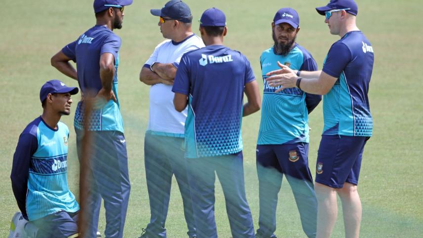 cricketers_no_bio_bubble.jpg