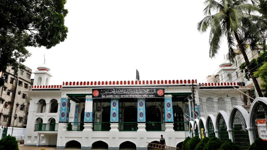 Historic graves at Old Dhaka's Hussaini Dalan that often go unnoticed  
