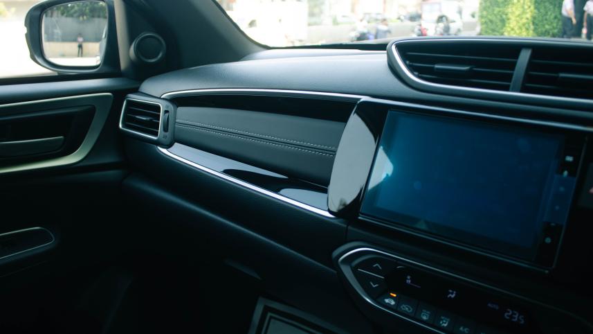 2023 Honda BR-V interior