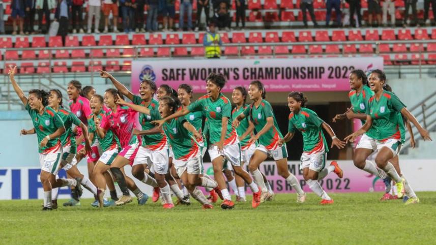 Bangladeshi Womens Team celebrate their historic win.