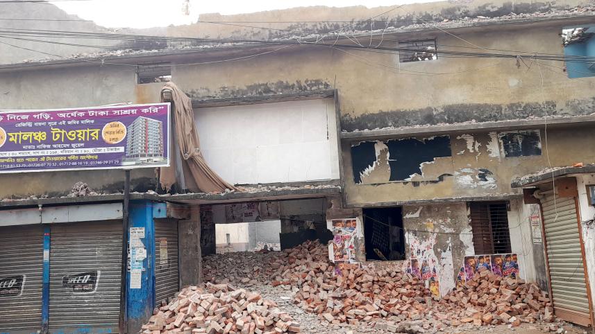 tangail_cinema_hall_picture-4_with_story.jpg