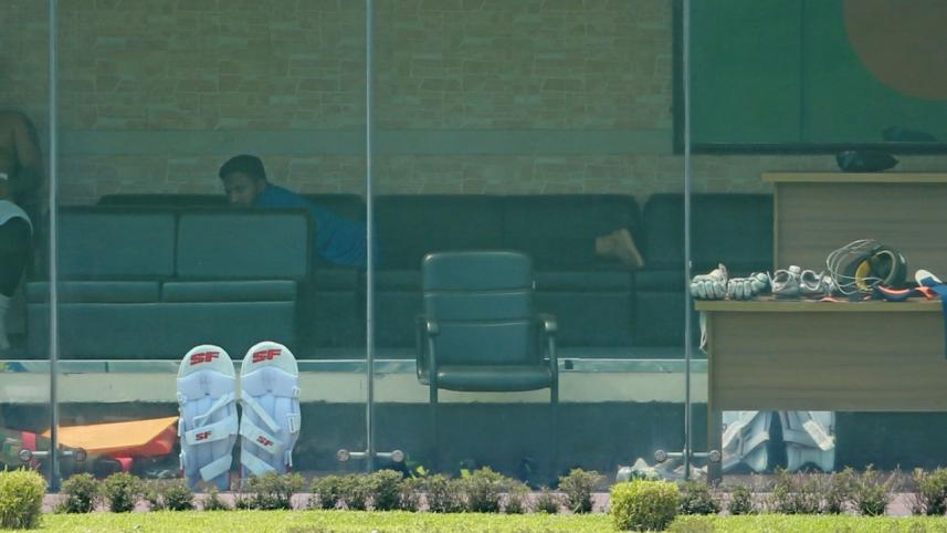 shakib_laid_back_2.jpg