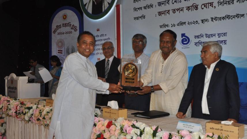ServicEngine wins national export trophy for consecutive eighth time