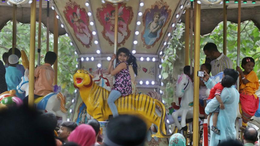 eid-holidaymakers-1.jpg