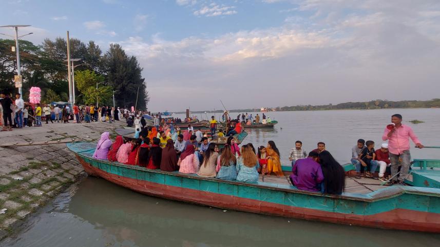 eid-holidaymakers-3.jpg