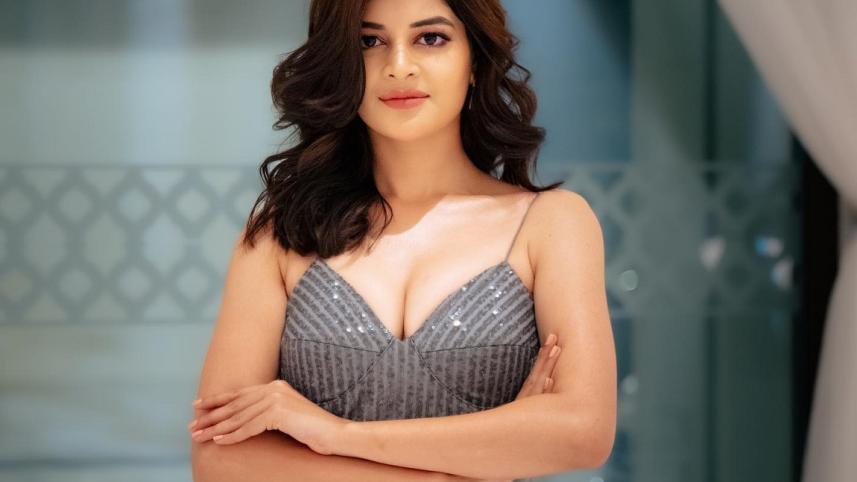 Madhumita Sarcar to make her Bollywood debut