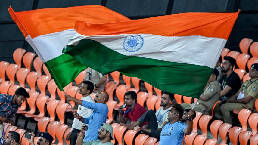 india_fans.jpg