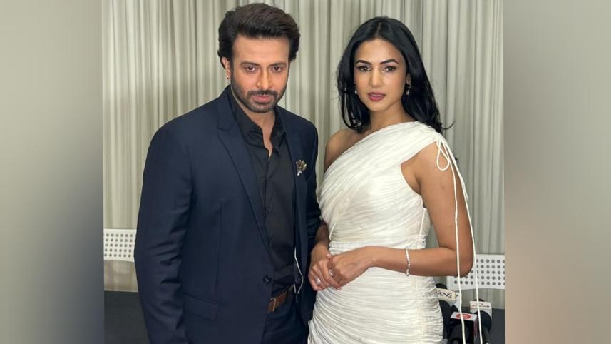 Shakib Khan-Sonal face the media