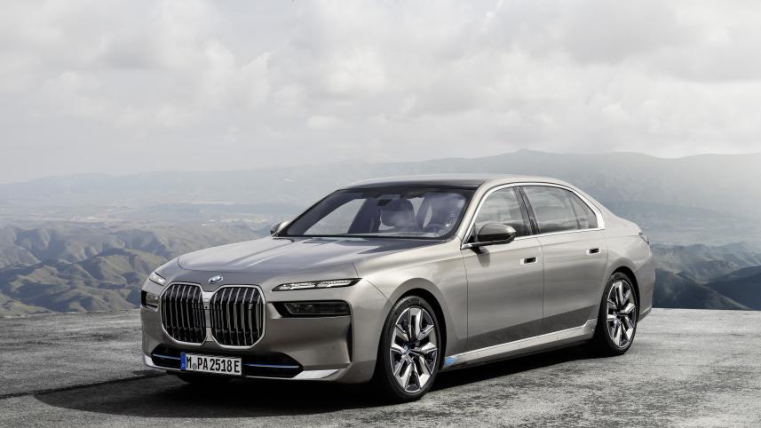 BMW i7