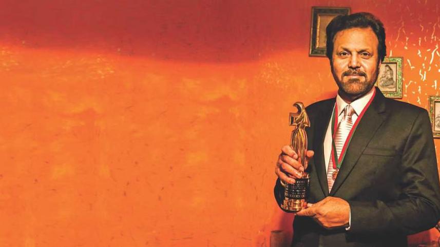 tariq_anam_khan_1.jpg