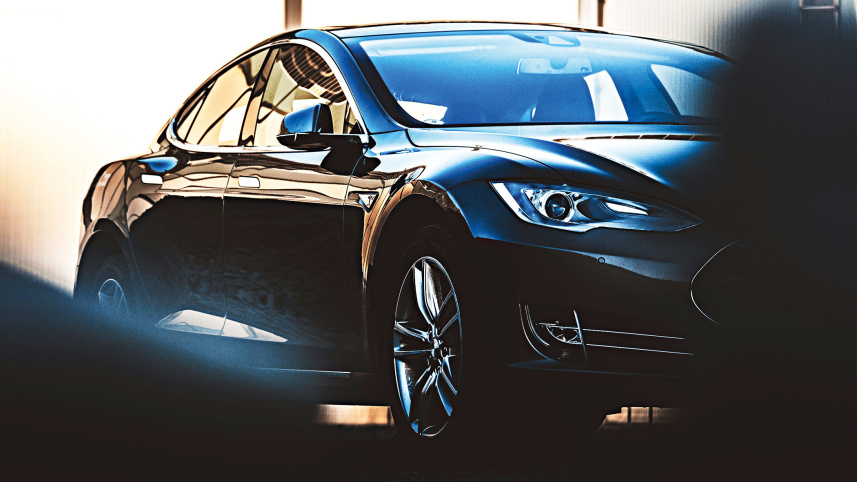 caption_-tesla-model-s1.jpg