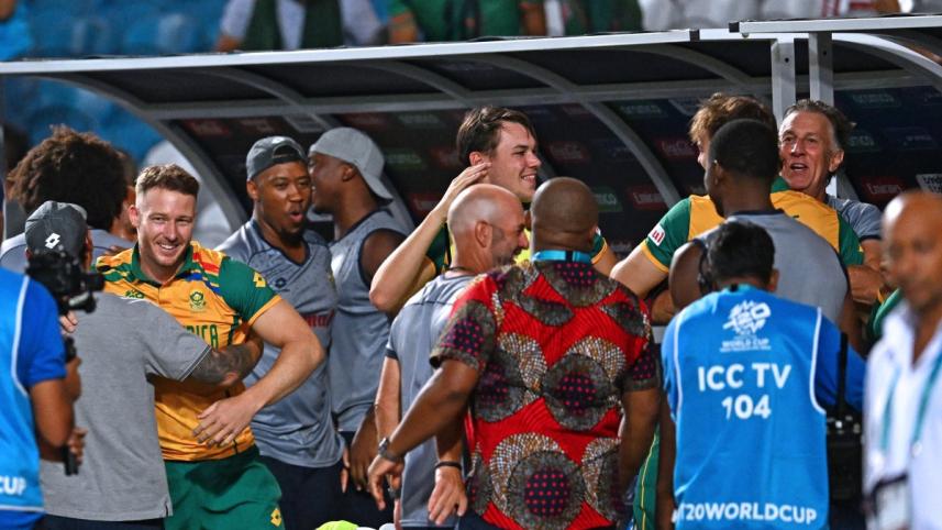 South Africa annihilate Afghanistan, break semifinals jinx