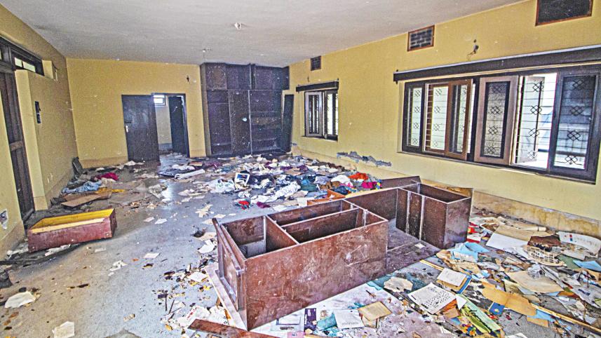 dhanmondi-32-torched-3.jpg