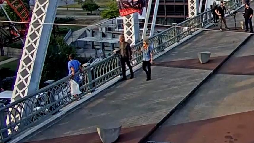 jon_bon_jovi_rescues_woman_0.jpg