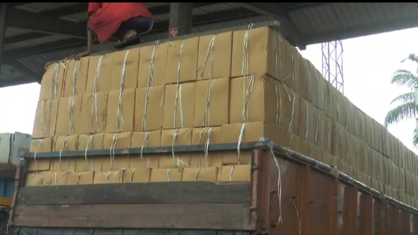 benapole_photo-2_lakh_32_thousand_chicken_egg_import-30.10.24.jpg