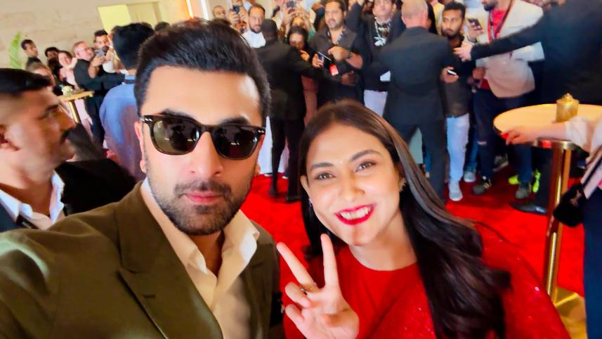 Ranbir Kapoor’s star-studded selfie includes Bangladesh’s Mehazabien