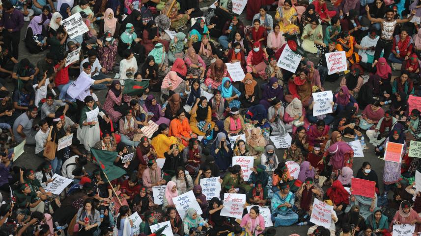The generation that swipes right on revolutions