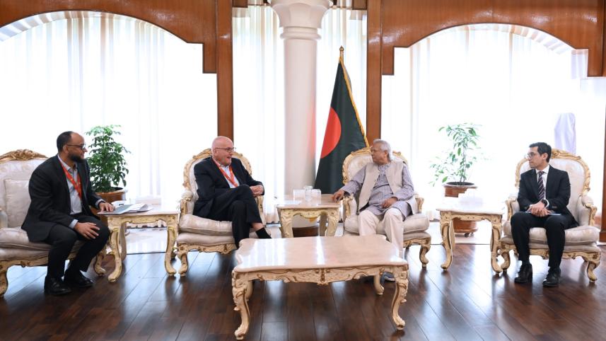 holcim_group_regional_head_meets_yunus.jpg