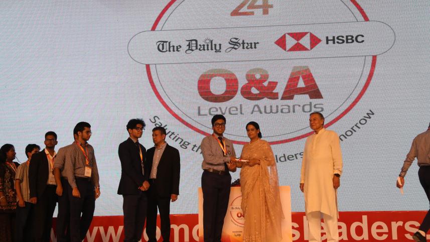Students receiveing their O and A level award at the ceremony