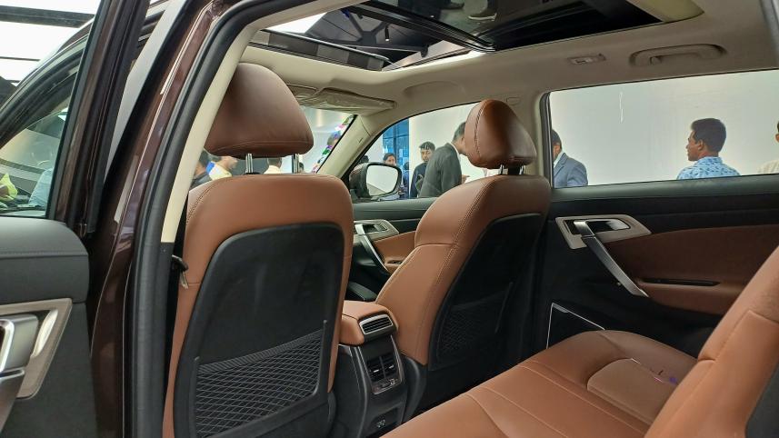 proton_x70_inside.jpg