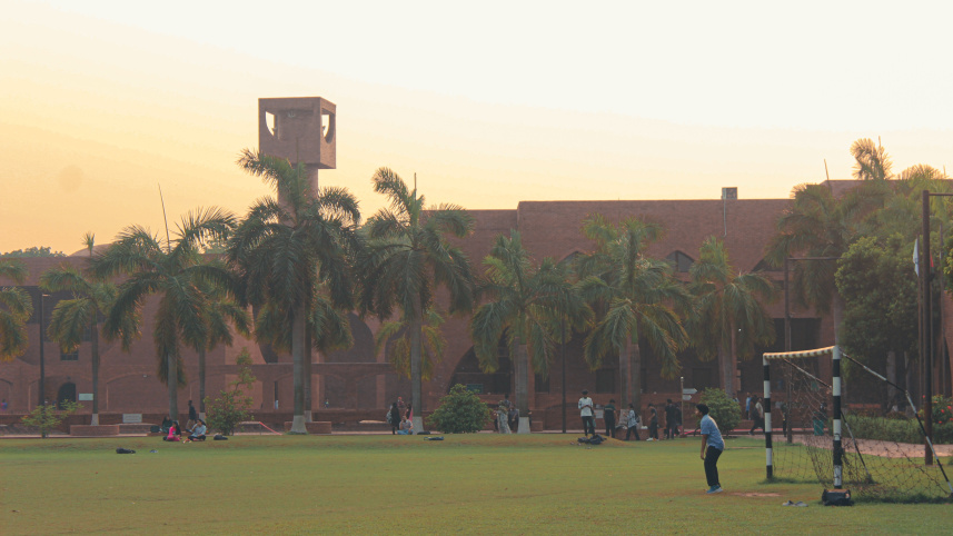 IUTs central field