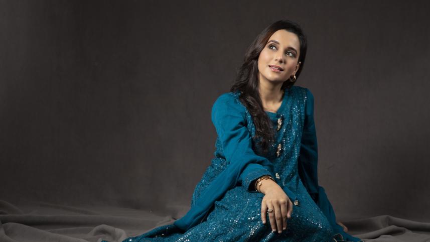 Sabila debuts, ‘Taandob’ ensues