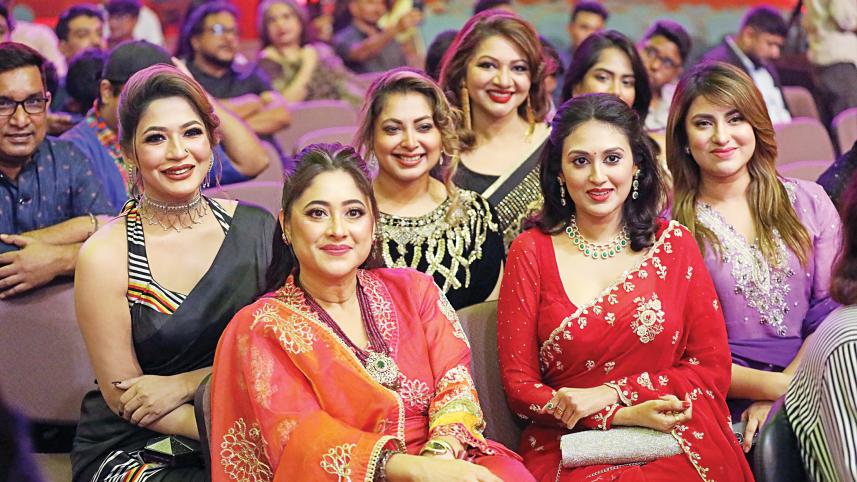 beauties-galore-heartthrobs.jpg