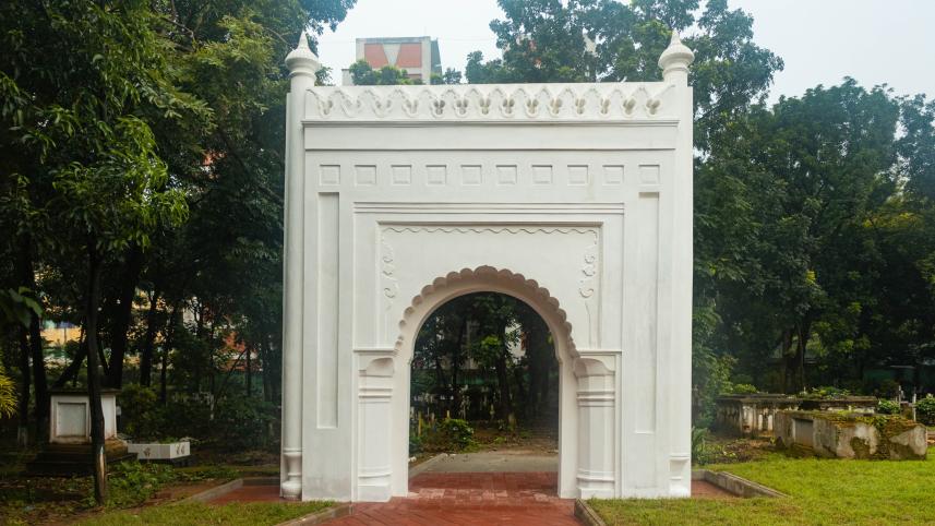 tomb-of-colombo-2.jpg