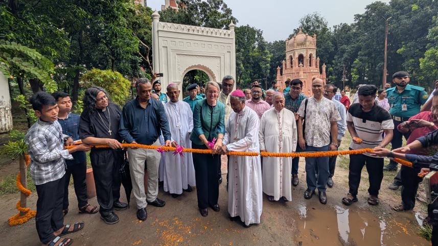 tomb-of-colombo-4.jpg