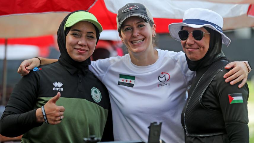 recurve_women.jpg
