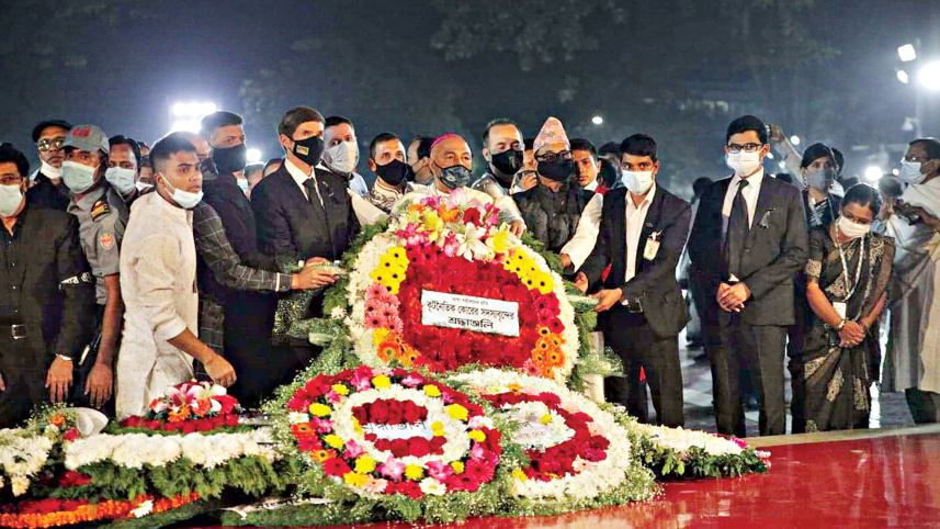 2021-ekushey-homage-5.jpg
