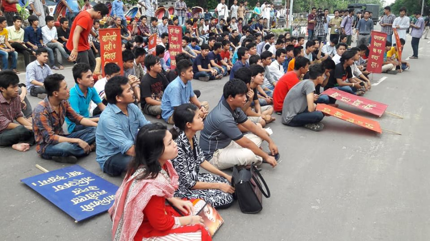 langudu_protest_1.jpg