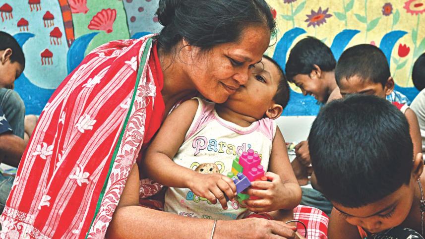 mother_care_2.jpg