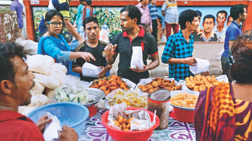 students_organise_iftar_1.jpg