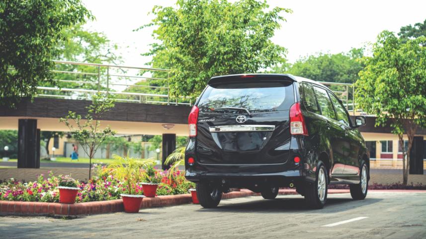 Shift Navana TOyota Avanaza 2015 test drive