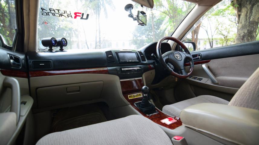 TOYOTA PREMIO6.jpg