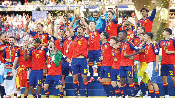 Spain-players-celebrate.jpg