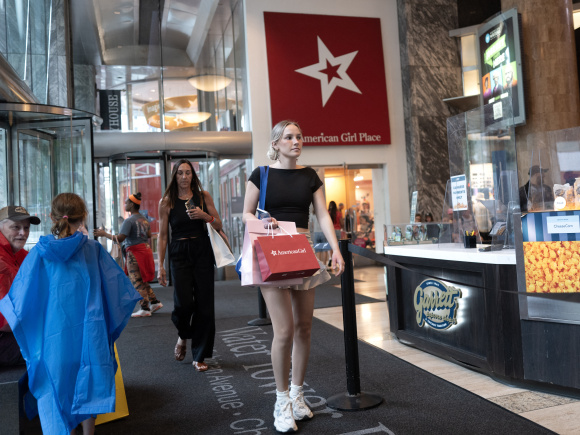 AFP US retail aug16.25.jpg